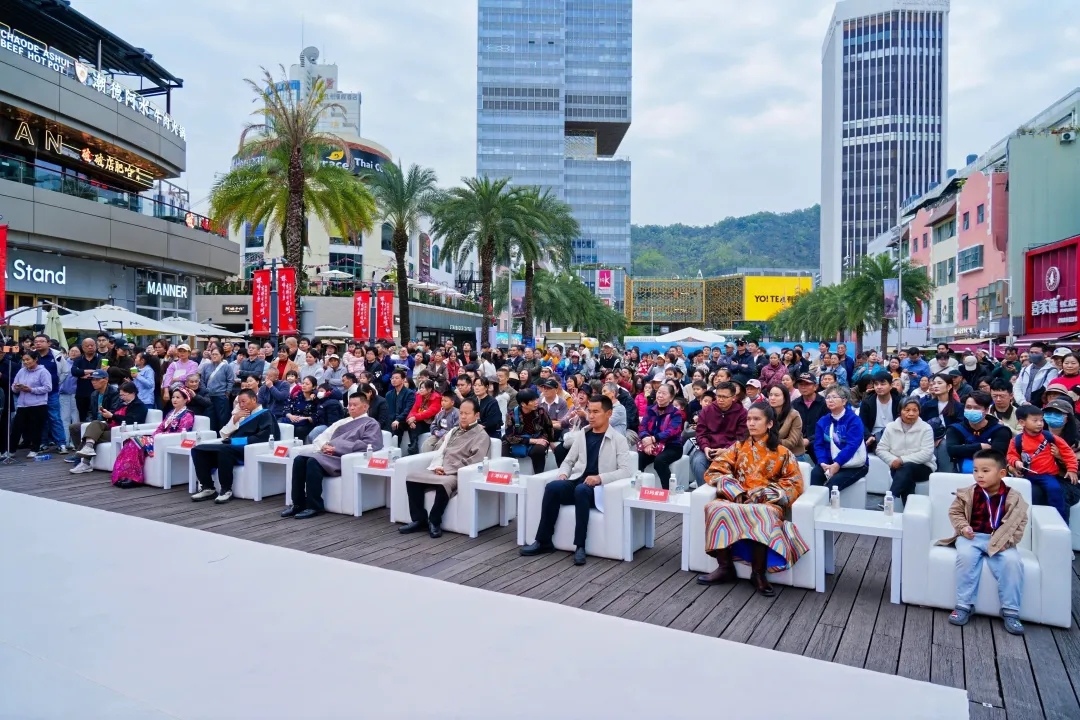 “珠峰之乡·吉祥日喀则”新题材唐卡巡展走进深圳